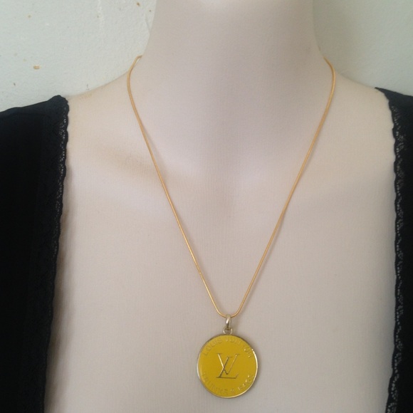 Louis Vuitton 3-way Handbag Charm-Key Chain Neck… - Picture 7 of 9